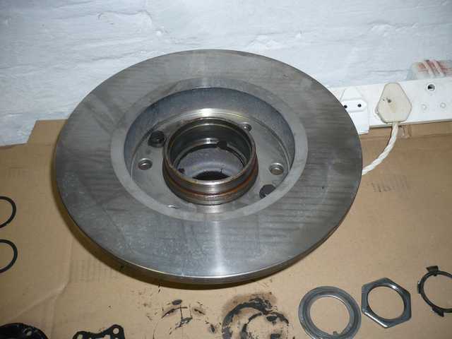 New brake disk fitted.JPG