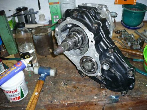 Re-assembling the transfer case with the new 4_7 to 1 gearset installed.JPG
