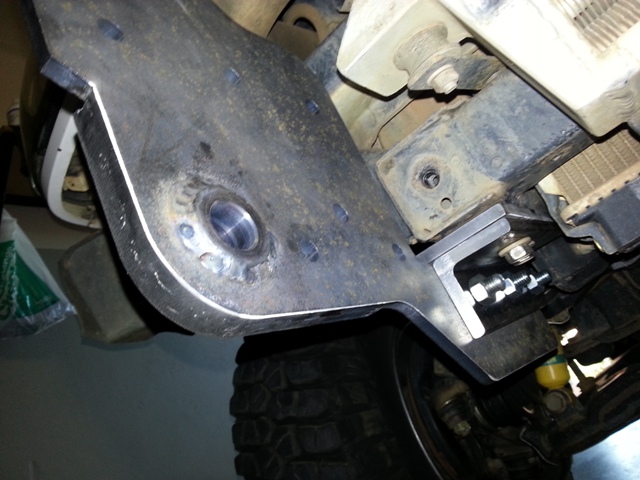 Bumper bracket bolted in place - 3.jpg