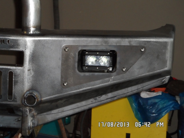 9i - Spot light bracket & Front Plate.JPG