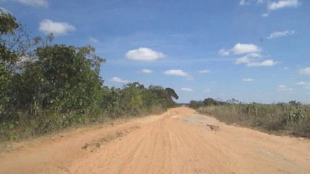 007 Gravel road to Nakonde.jpg