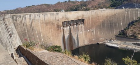 002 Kariba Dam wall.jpg